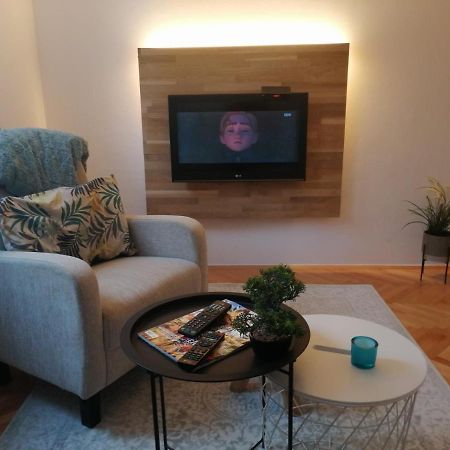 Small Modern Apartment With Parking Place Sarajevo Exterior photo