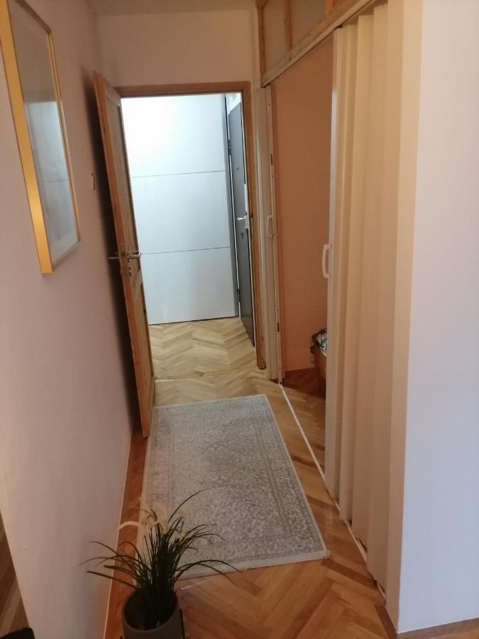 Small Modern Apartment With Parking Place Sarajevo Exterior photo