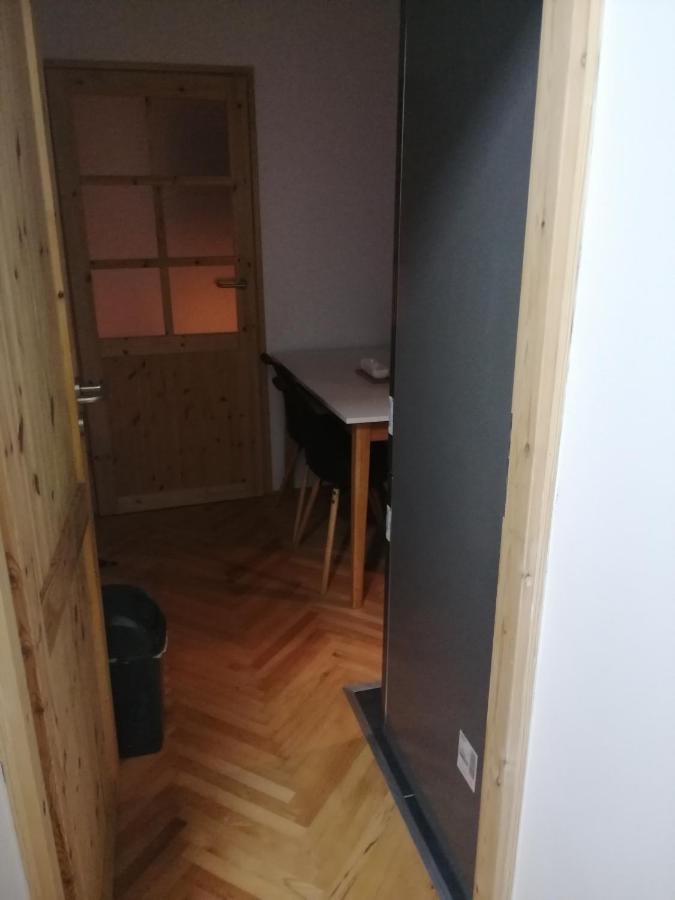 Small Modern Apartment With Parking Place Sarajevo Exterior photo