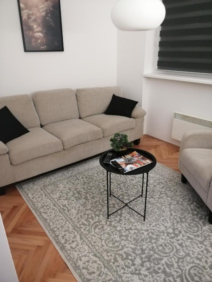 Small Modern Apartment With Parking Place Sarajevo Exterior photo
