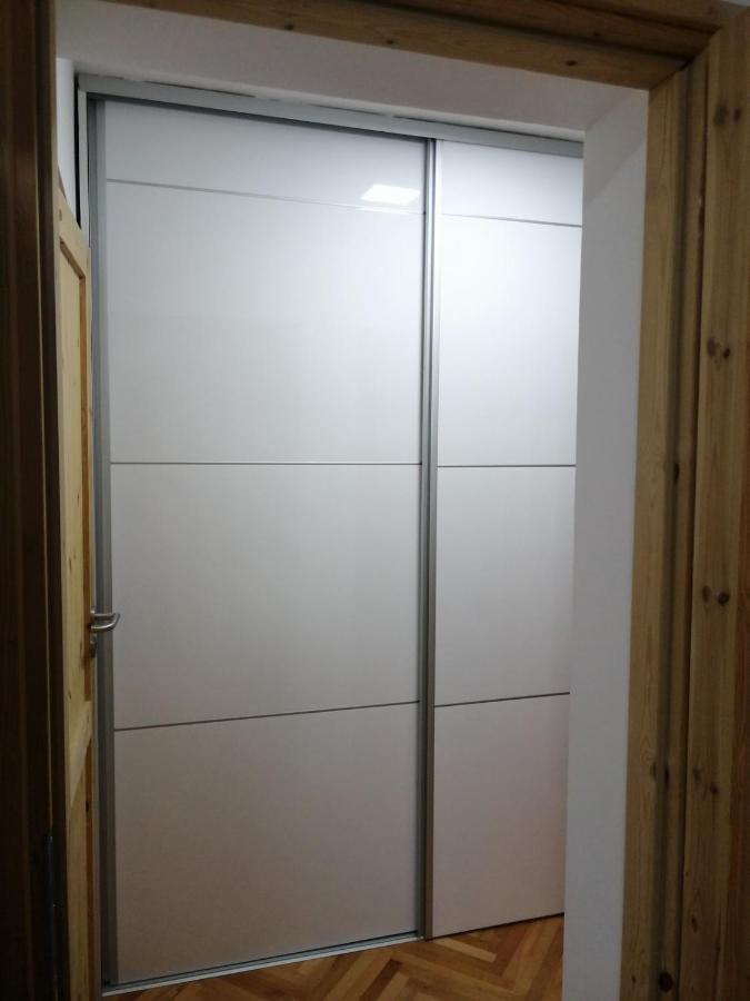 Small Modern Apartment With Parking Place Sarajevo Exterior photo